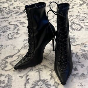 Shultz Lace Up Pointed Toe Stiletto Black Boots Napa Soft Stretch Size 7